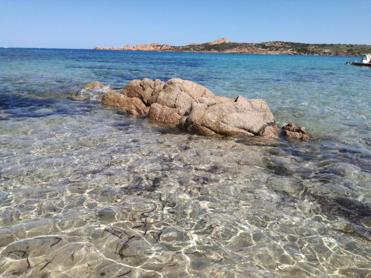 Fronte Mare Attico Indipendente Ed Esclusivo Con Terrazza Panoramica Appartement Isola Rossa Buitenkant foto