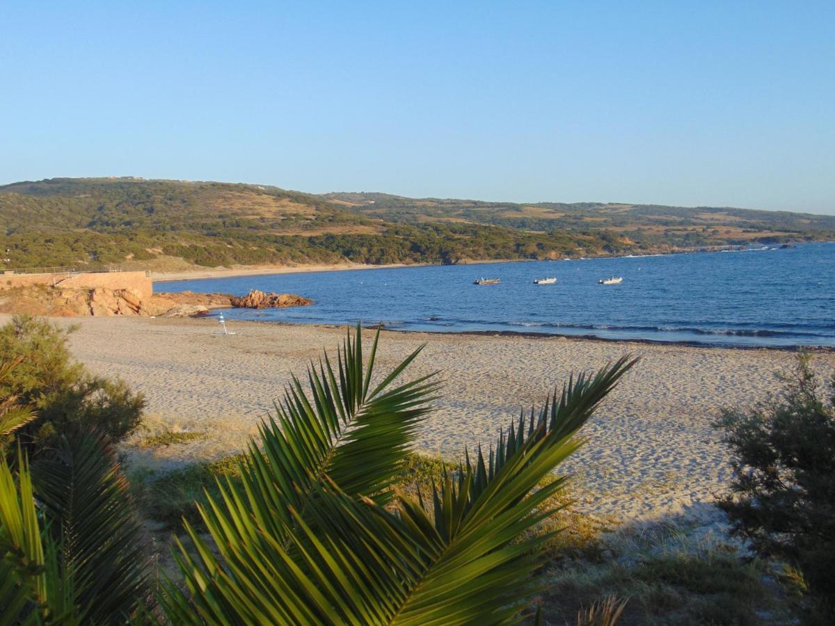 Fronte Mare Attico Indipendente Ed Esclusivo Con Terrazza Panoramica Appartement Isola Rossa Buitenkant foto